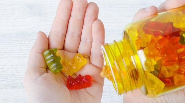 Are-Gummy-Vitamins-Bad-for-Teeth-950x500-1-600x336.jpg
