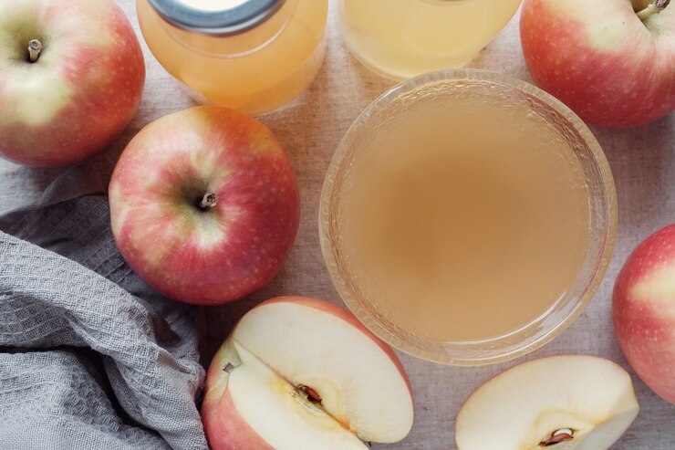 apple-cider-vinegar-with-mother-glass-bowl-probiotics-food-gut-health_49149-1201.jpg