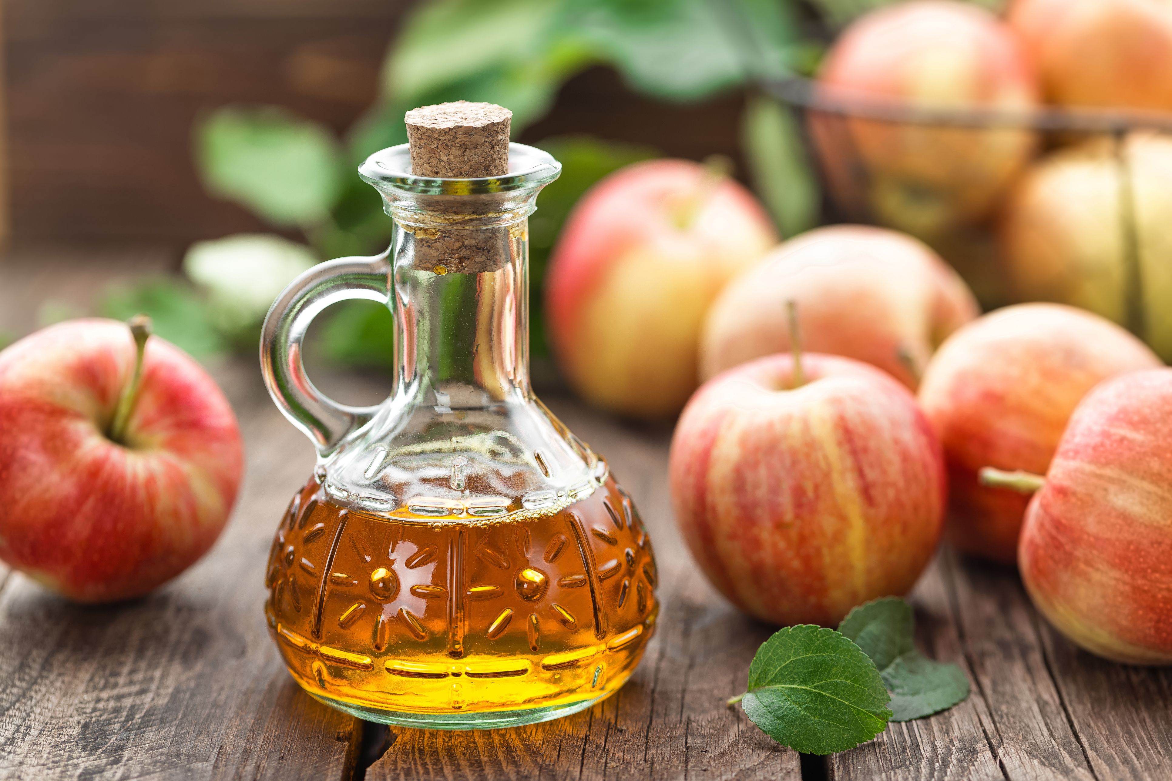 apple-cider-vinegar-royalty-free-image-614444404-1533158045.jpg