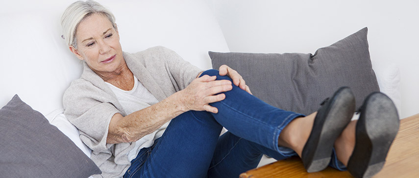 Older-Woman-with-Knee-Pain.jpg